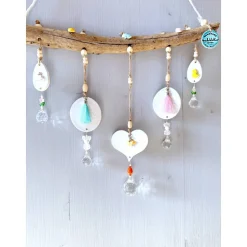 Osterdeko Fenster hängend – Handgefertigte Keramik, skandinavisch, Sonnenfänger, Ast, Pastell