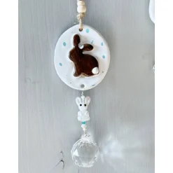 Osterdeko für Fenster hängend, mit handgefertigter Keramik und Sonnenfänger Kristallen, Osterdeko skandinavisch