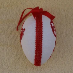 Osterdeko, Kreuzstich Osterei Handarbeit gestickt  religiöses Motiv   12cm, rot weiß,