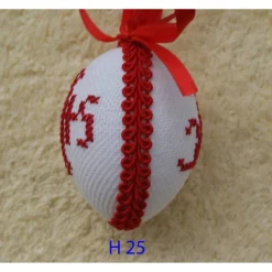 Osterdeko, Kreuzstich Osterei,  religiöses Motiv  Handgestickt, rot-weiß 6cm