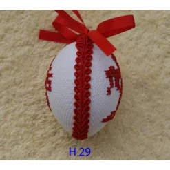 Osterdeko, Kreuzstich Osterei,  religiöses Motiv  Handgestickt, rot-weiß 6cm