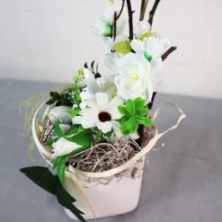 Osterdeko weiß mit Hase, Tischgesteck