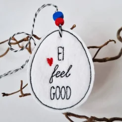 Osterei aus Filz mit zwei Holzperlen - EI feel GOOD - von he-ART by helen hesse
