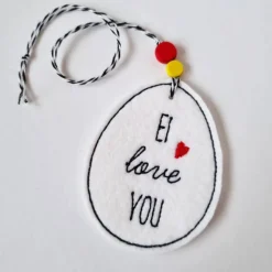 Osterei aus Filz mit zwei Holzperlen - EI love YOU - von he-ART by helen hesse