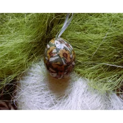 Osterei handgefertigt mit italienisches Buntpapier in Decoupage-Technik beklebt