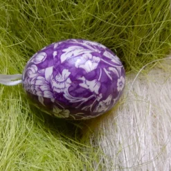 Osterei handgefertigt mit italienischem Florentiner Papier in Decoupage-Technik beklebt