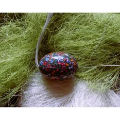 Osterei handgefertigt mit italienisches Buntpapier in Decoupage-Technik beklebt