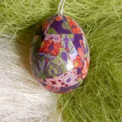 Osterei handgefertigt mit italienischem Florentiner Papier in Decoupage-Technik beklebt