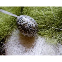 Osterei handgefertigt mit italienisches Buntpapier in Decoupage-Technik beklebt