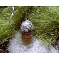 Osterei handgefertigt mit italienisches Buntpapier in Decoupage-Technik beklebt