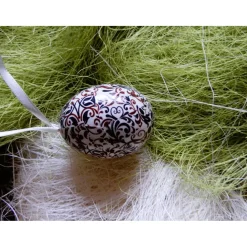 Osterei handgefertigt mit italienisches Buntpapier in Decoupage-Technik beklebt