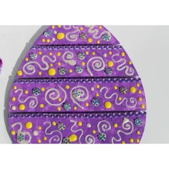 Osterei LILA OSTERZAUBER Ostergeschenk auf einem Holzei Künstler-Ei Wanddeko Collage Osterdekoration aus Holz