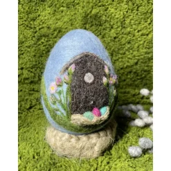 Osterei mit dem Vogelhaus und Blumen Nadelfilzarbeit