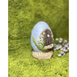 Osterei mit dem Vogelhaus und Blumen Nadelfilzarbeit