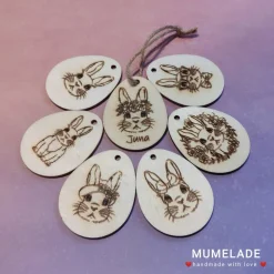 Osterei mit Hasenmotive und Name