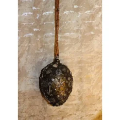 Osterei SCHWARZ/SILBER mit Acrylfarbe bemalt und mit Steampunk-Elementen dekoriert Osterdeko Hängedeko großes Osterei