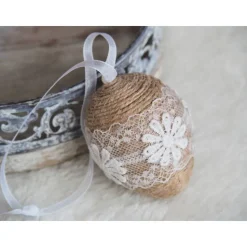 OSTEREIER * DEKO * VINTAGESTIL * LANDHAUSSTIL * CREMEWEISS/BEIGE/GOLDFARBEN * BAND/SPITZE * CA 6 CM