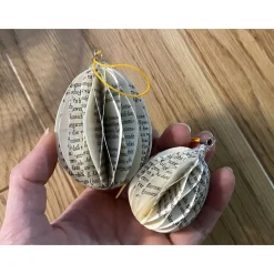 Ostereier aus Buchseiten Wabeneier Osterschmuck Osterdeko Upcycling
