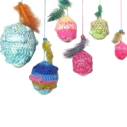 Ostereier zum Aufhängen – Set 6 Stück Bunt mit Federn, handgefertigte Osterdeko