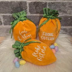 Oster-Geschenkbeutel Karotte aus Nikkistoff – 12 x 20 cm – „Frohe Ostern“ – Personalisierbar