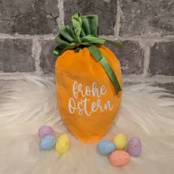Oster-Geschenkbeutel Karotte aus Nikkistoff – 12 x 20 cm – „Frohe Ostern“ – Personalisierbar