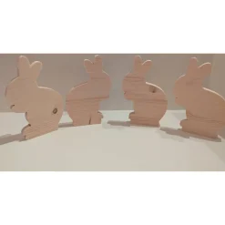 Osterhase aus Fichtenholz sitzend....