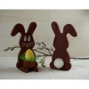 Osterhase aus Holz handgemacht – Rustikale Osterdeko, Unikat mit Ei & Puschel