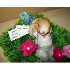 Osterhase im Gras als Geschenkdekoration – Geldgeschenk Ostern – Ostereier Deko – Tischdeko Hase mit Wunschtext