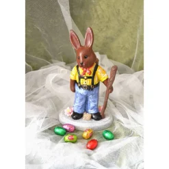 Osterhase mit Korb (Nr. 1) aus Keramik (blau-gelb-rot)