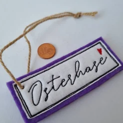 "Osterhase"-Geschenkanhänger aus Filz in LILA, von he-ART by helen hesse