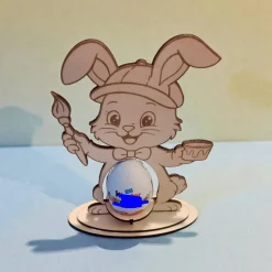 Osterhasen aus Holz als Eierhalter