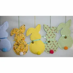 Osterhasen, Dekohasen, Hasen, Osterdeko, Osterstrauch, Ostern, Unikate mit Glöckchen und Bommelschwänzchen