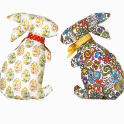 Osterhasen Stoffhasen 2er Set – Bunte Deko Hasen aus Baumwollstoff, Handarbeit