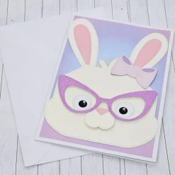 Osterkarte Häsin mit pinker Glitzerbrille und Umschlag – Stilvolle Ostergrußkarte