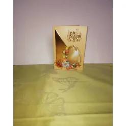 Osterkarte in beige mit einem grossen Osterrei