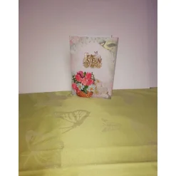 Osterkarte verspielt mit Blumen und Tieren