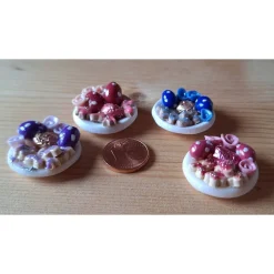 Ostern bunte Osterteller Wichtel Puppenstubenzubehör handgemacht 1:12