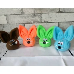 Ostern Osterhase Deko Hase Plüschhase in braun, orange, grün und hellblau