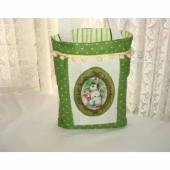 Ostertasche grün weiß aus Stoff mit Bügelbild weißer Hase