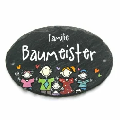 ovales Türschild Familie aus Schiefer mit Name und Figuren personalisiert, wetterfestes Schieferschild, dekoratives Namensschild, buntes Haustürschild, einzigartiges Familienschild