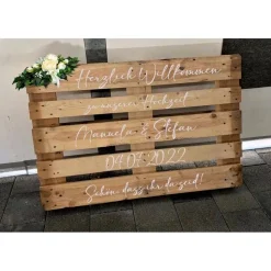 Palettenaufkleber für die Hochzeit - personalisiert - weiße/schwarze Schrift Herzen Datum Herzlich Willkommen Font 1