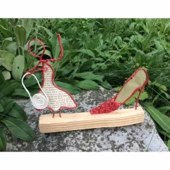 Papierdrahtfigur Frauen und Schuhe