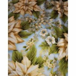 Patchworkstoff wunderschöne cremfarbene Christrose auf hellblauem Hintergrund