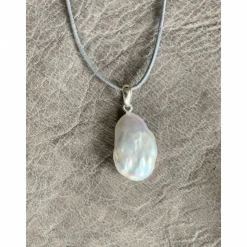 Perl-Anhänger mit schöner Barockperle mit einer 925er Silber Öse