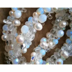 Perlenkette weiß mit Bergkristall und Mondstein Collier üppige Kette zur Hochzeit Brautschmuck