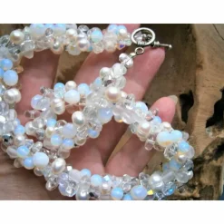 Perlenkette weiß mit Bergkristall und Mondstein Collier üppige Kette zur Hochzeit Brautschmuck