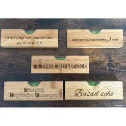 Personalisierte Bambus Wasserwaage mit Flaschenöffner – graviert, praktisch & nachhaltig