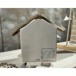 Personalisierte Deko Häuser aus Holz – Handmade Geschenk zur Taufe & Geburt mit Treibholz Deko