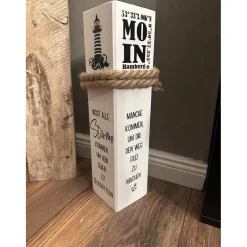 Personalisierte Dekosäule aus Holz – Maritimer Holzpoller mit Stadt & Koordinaten | Geschenk zur Hochzeit & Einzug