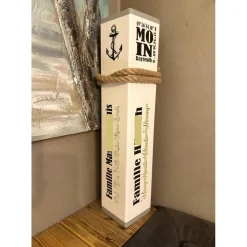 Personalisierte Dekosäule aus Holz – Maritimer Holzpoller mit Stadt & Koordinaten | Geschenk zur Hochzeit & Einzug